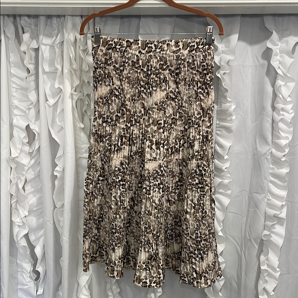 POL Elegant Pleated Animal Print Skirt NWOT